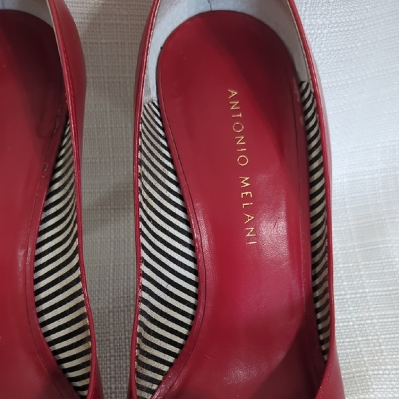 Antonio Melani Leather Heels Women's 8.5 Red Floral Accent Peep Toe Slip On - Picture 9 of 12